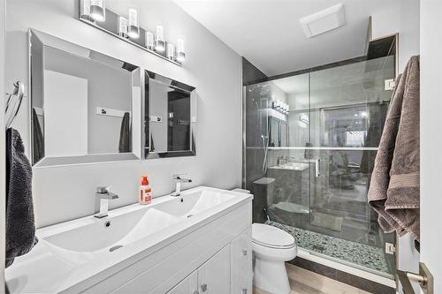 180 De La Seigneurie Boulevard, Winnipeg, MB - Indoor Photo Showing Bathroom