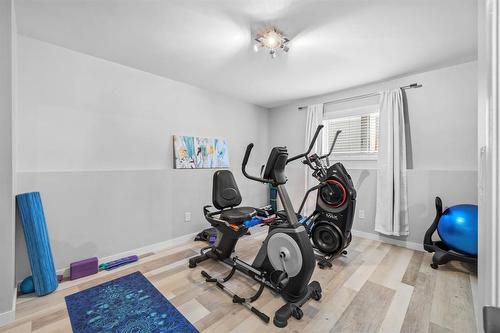 180 De La Seigneurie Boulevard, Winnipeg, MB - Indoor Photo Showing Gym Room