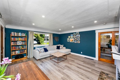 3111 Esson Rd, Saanich, BC 