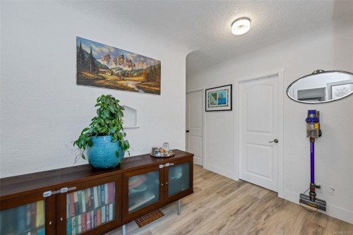 3111 Esson Rd, Saanich, BC 