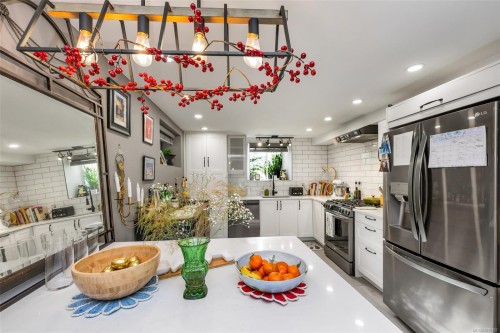 3111 Esson Rd, Saanich, BC 