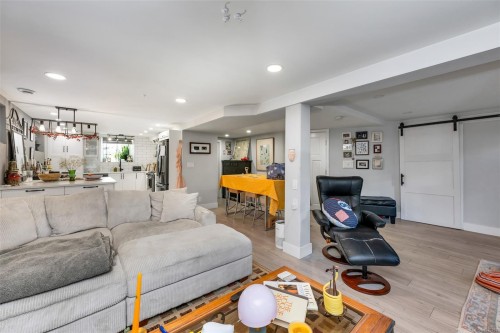 3111 Esson Rd, Saanich, BC 