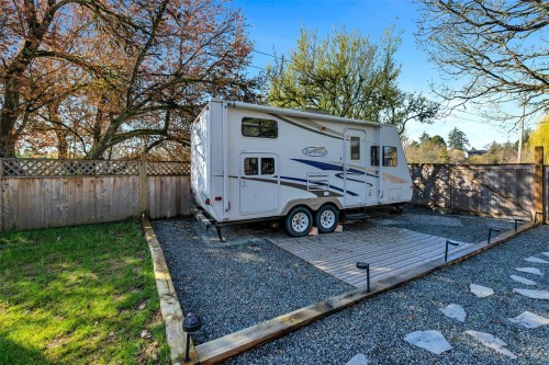 3111 Esson Rd, Saanich, BC 