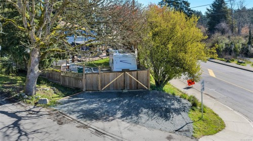 3111 Esson Rd, Saanich, BC 