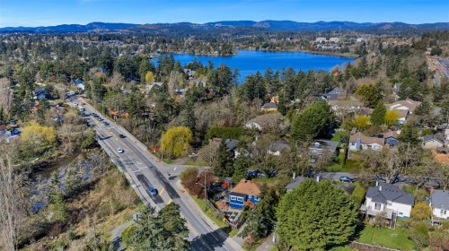 3111 Esson Rd, Saanich, BC 