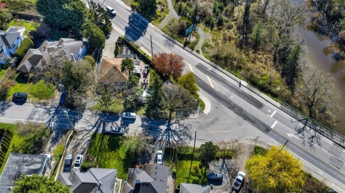 3111 Esson Rd, Saanich, BC 