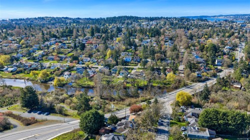 3111 Esson Rd, Saanich, BC 