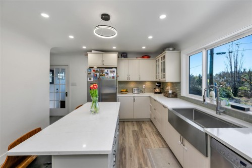 3111 Esson Rd, Saanich, BC 