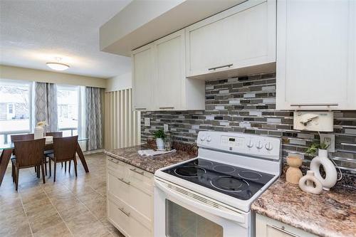 58 Robertson Cr, Winnipeg, MB 