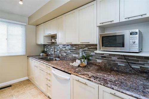 58 Robertson Cr, Winnipeg, MB 