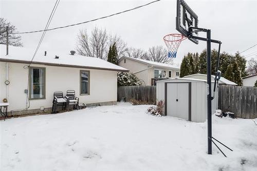 58 Robertson Cr, Winnipeg, MB 