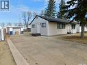 507 2Nd Avenue E, Assiniboia, SK  - Outdoor 