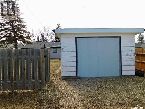 507 2Nd Avenue E, Assiniboia, SK - Outdoor