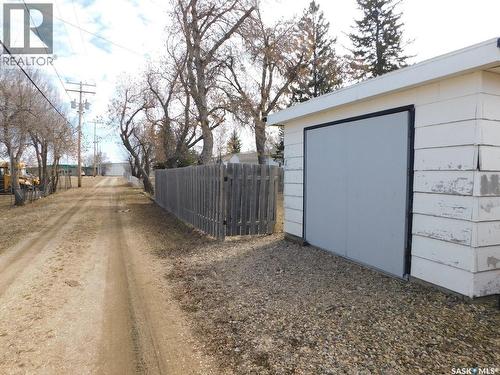 507 2Nd Avenue E, Assiniboia, SK - Outdoor