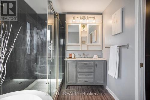 4 Spindle Way, Ottawa, ON - Indoor Photo Showing Bathroom