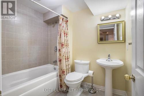 4 Spindle Way, Ottawa, ON - Indoor Photo Showing Bathroom