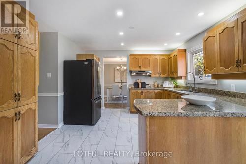 4 Spindle Way, Ottawa, ON - Indoor Photo Showing Kitchen