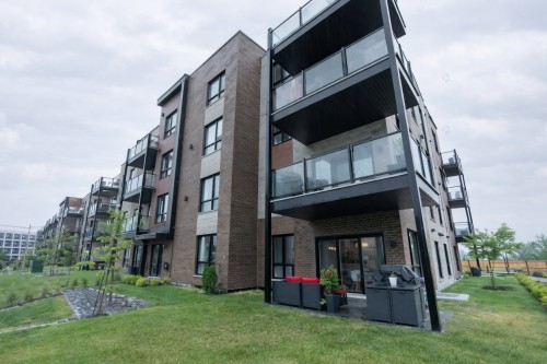 Front of Structure - 106-3630 Rue Roland-Marquette, Longueuil (Saint-Hubert), QC - Outdoor