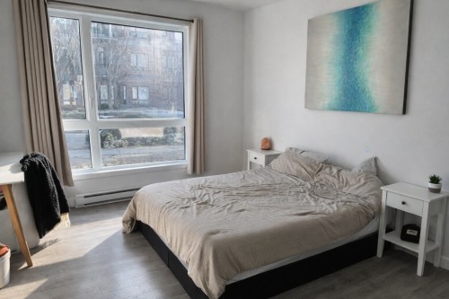 Bedroom - 106-3630 Rue Roland-Marquette, Longueuil (Saint-Hubert), QC - Indoor Photo Showing Bedroom