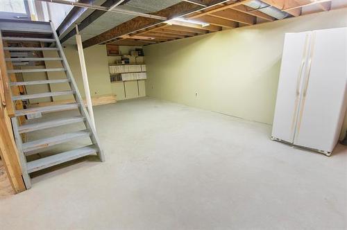 8 Mcgregor Cr, Pinawa, MB 