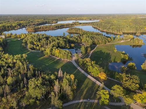 8 Mcgregor Cr, Pinawa, MB 