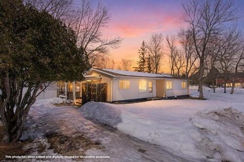 8 Mcgregor Cr, Pinawa, MB 