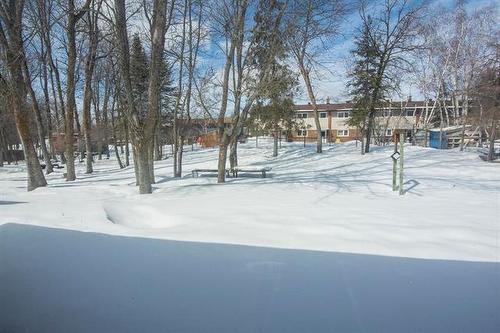 8 Mcgregor Cr, Pinawa, MB 