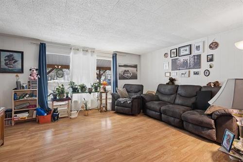 566 Schellenberg Ave, Gretna, MB 