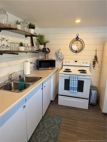16 Fourth Ave, Pointe-Du-Chêne, NB 