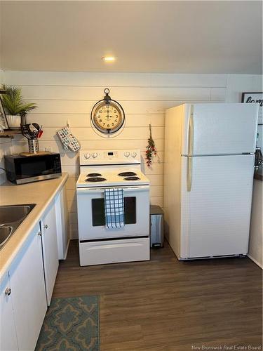 16 Fourth Ave, Pointe-Du-Chêne, NB 