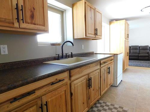 157 Harris Crescent, Dryden, ON - Indoor Photo Showing Kitchen