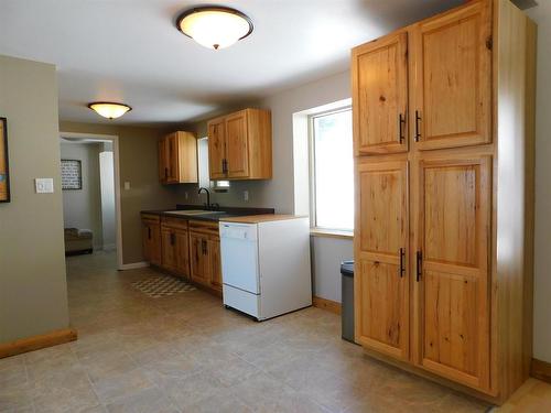 157 Harris Crescent, Dryden, ON - Indoor Photo Showing Kitchen