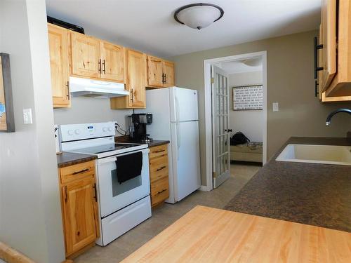 157 Harris Crescent, Dryden, ON - Indoor Photo Showing Kitchen