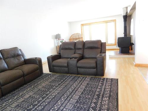 157 Harris Crescent, Dryden, ON - Indoor Photo Showing Living Room