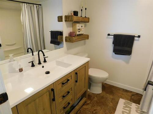 157 Harris Crescent, Dryden, ON - Indoor Photo Showing Bathroom