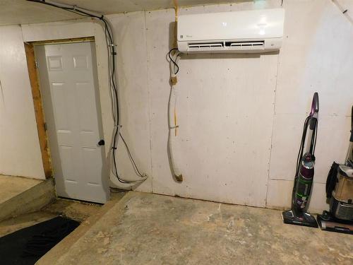 157 Harris Crescent, Dryden, ON - Indoor Photo Showing Garage