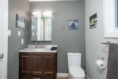 144 Cougar Crescent, Thunder Bay, ON - Indoor Photo Showing Bathroom
