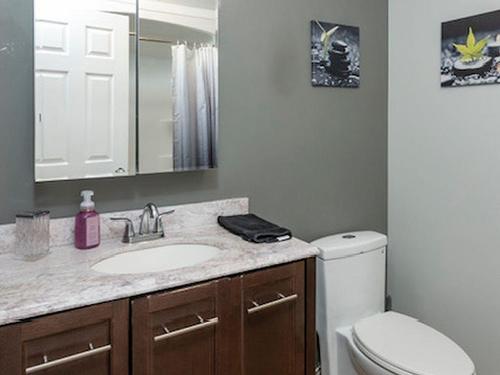 144 Cougar Crescent, Thunder Bay, ON - Indoor Photo Showing Bathroom