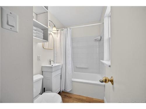 711 Kitchen St, Fredericton, NB 