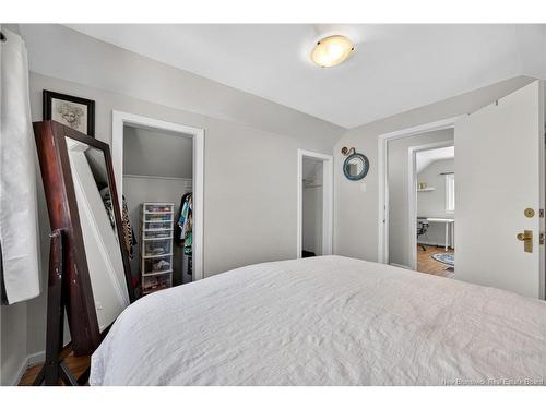 711 Kitchen St, Fredericton, NB 