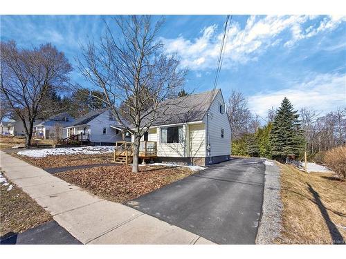 711 Kitchen St, Fredericton, NB 