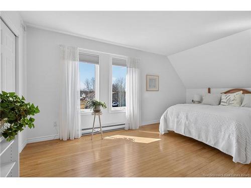 60 Amand Cres, Dieppe, NB 