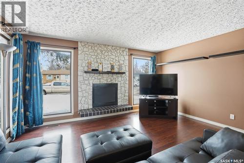 101 Fitzgerald Street, Saskatoon, SK - Indoor Photo Showing Living Room With Fireplace