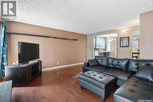 101 Fitzgerald Street, Saskatoon, SK - Indoor Photo Showing Living Room