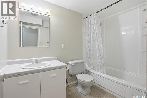 101 Fitzgerald Street, Saskatoon, SK - Indoor Photo Showing Bathroom