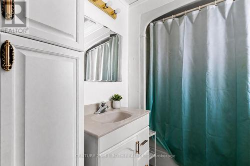 1006 Flos 4 Road E, Springwater, ON - Indoor Photo Showing Bathroom