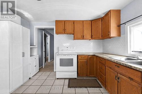 1006 Flos 4 Road E, Springwater, ON - Indoor Photo Showing Kitchen