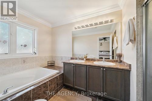 32 Timna Crescent, Vaughan, ON - Indoor Photo Showing Bathroom