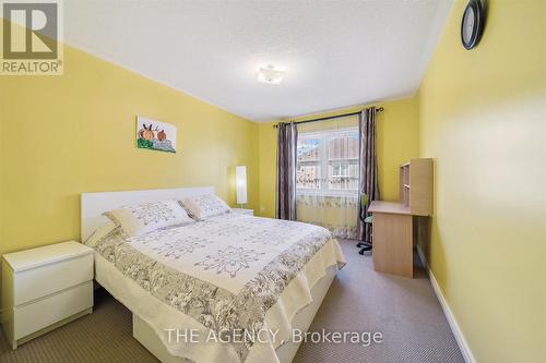 32 Timna Crescent, Vaughan, ON - Indoor Photo Showing Bedroom