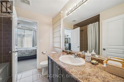 32 Timna Crescent, Vaughan, ON - Indoor Photo Showing Bathroom